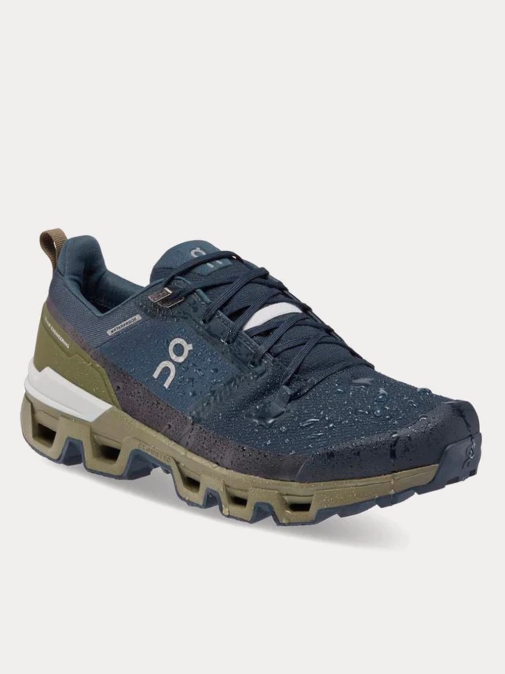 On Running Cloudwander Waterproof‎ trail running hiking shoes men’s size 11
